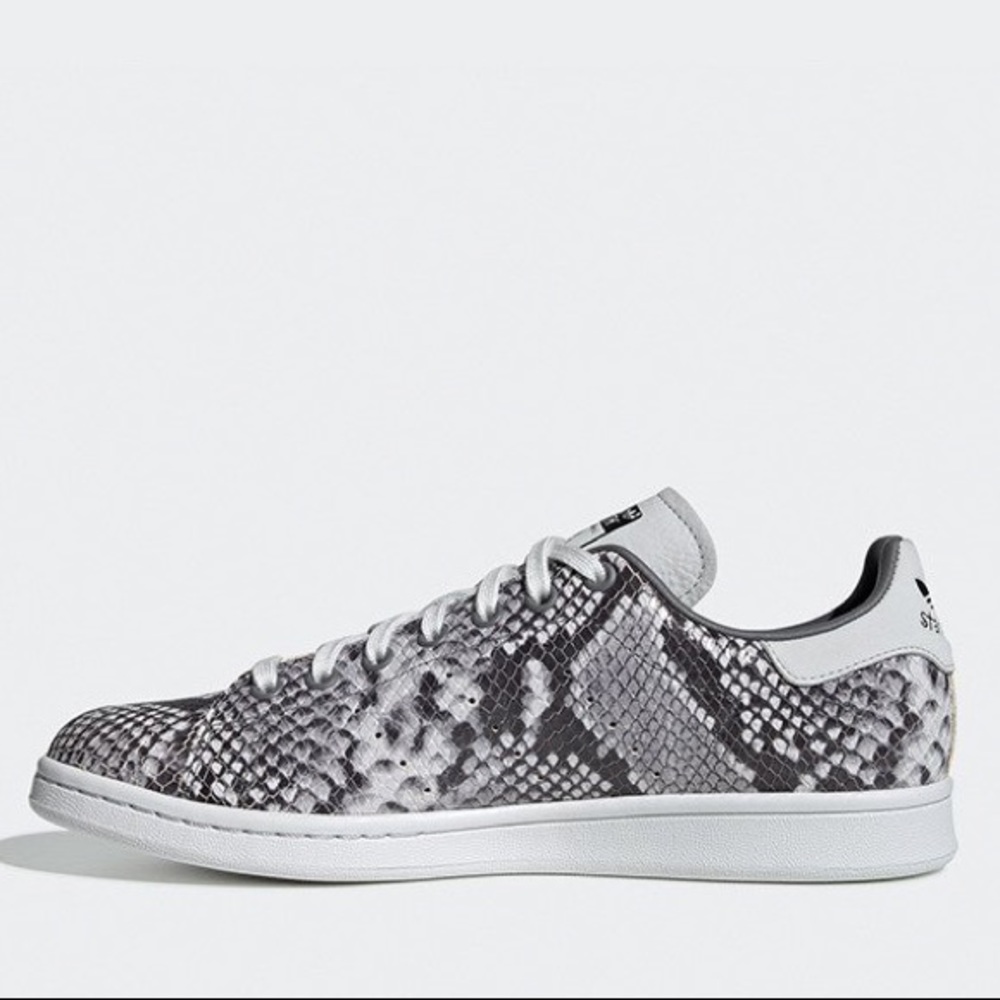 Adidas Women’s Stan Smith Snake Print Sneakers in White and Black - Picture 9 of 11